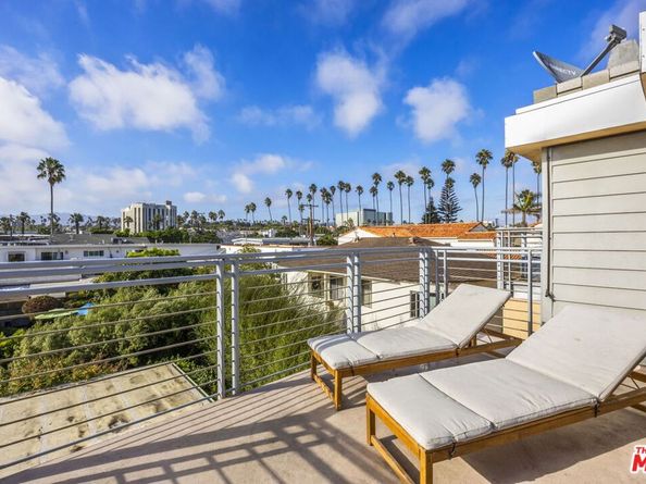 1253 18th Street 103, Santa Monica CA 90404