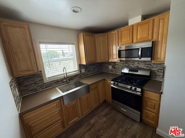 240 E 60th Street, Los Angeles CA 90003