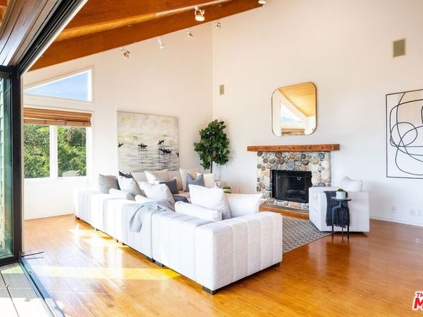 21338 Colina Drive, Topanga CA 90290