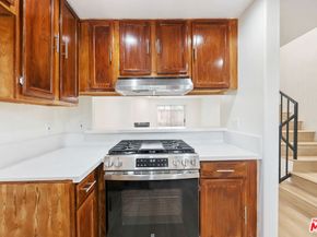 10128 Hillhaven Avenue 105, Tujunga CA 91042