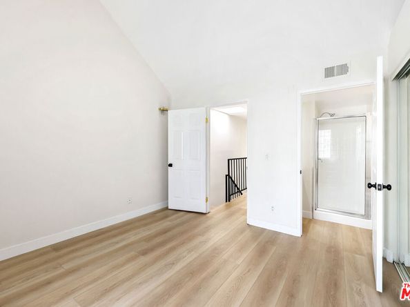 10128 Hillhaven Avenue 105, Tujunga CA 91042