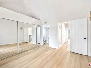 10128 Hillhaven Avenue 105, Tujunga CA 91042