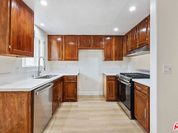 10128 Hillhaven Avenue 105, Tujunga CA 91042