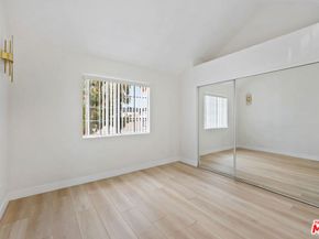 10128 Hillhaven Avenue 105, Tujunga CA 91042