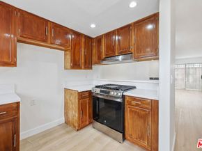 10128 Hillhaven Avenue 105, Tujunga CA 91042