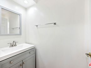 10128 Hillhaven Avenue 105, Tujunga CA 91042