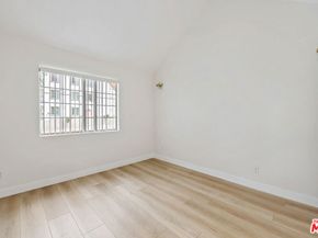 10128 Hillhaven Avenue 105, Tujunga CA 91042