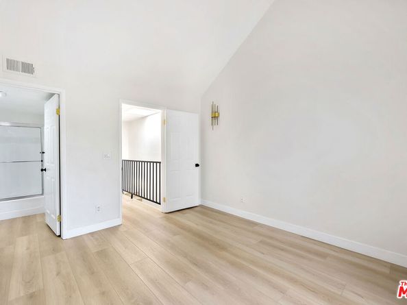 10128 Hillhaven Avenue 105, Tujunga CA 91042