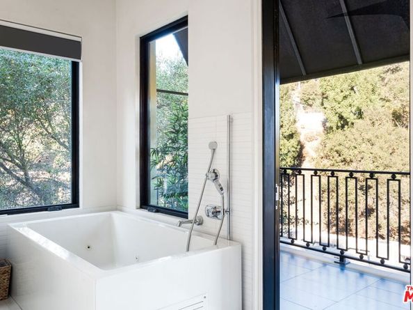 3087 Passmore Drive, Los Angeles CA 90068