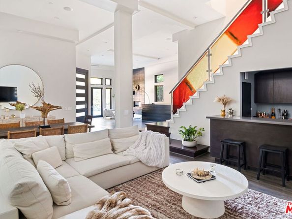 3087 Passmore Drive, Los Angeles CA 90068