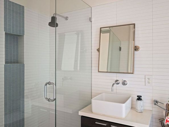 3087 Passmore Drive, Los Angeles CA 90068