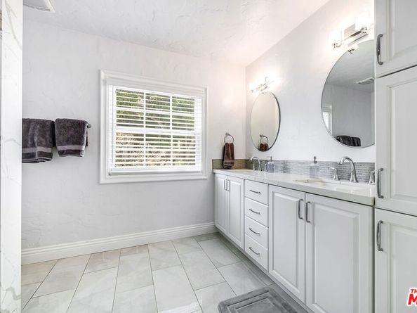 1258 E Elmwood Avenue, Burbank CA 91501