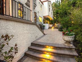 1258 E Elmwood Avenue, Burbank CA 91501