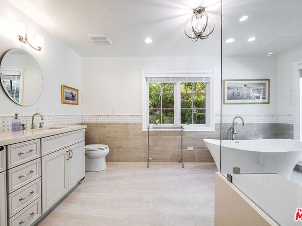 1258 E Elmwood Avenue, Burbank CA 91501