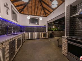 1258 E Elmwood Avenue, Burbank CA 91501