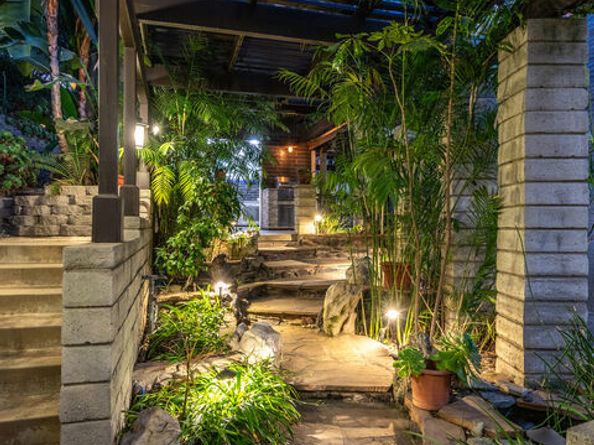 1258 E Elmwood Avenue, Burbank CA 91501