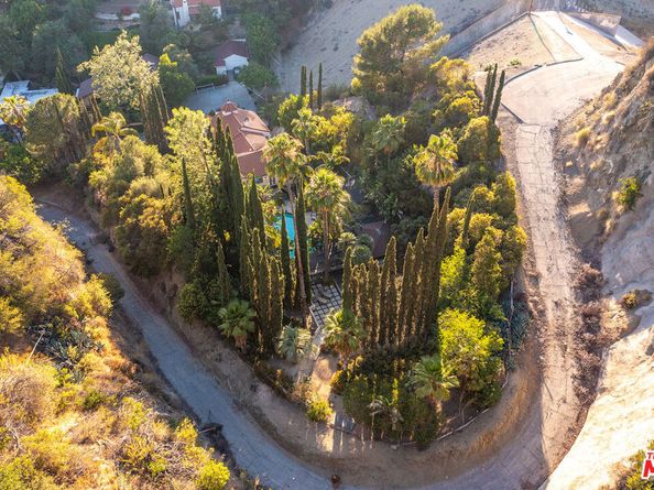 1258 E Elmwood Avenue, Burbank CA 91501