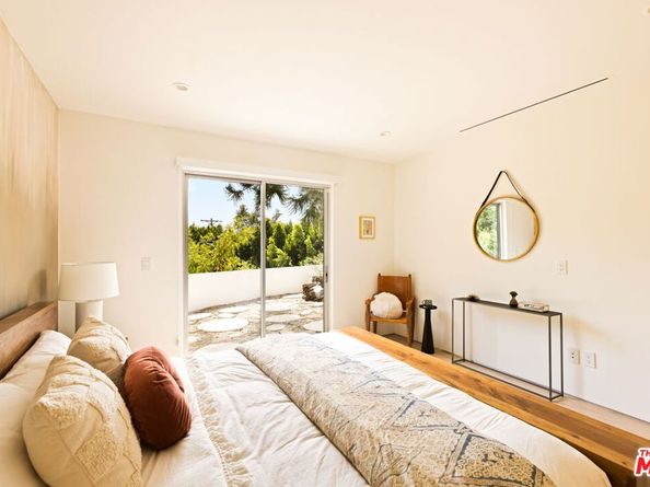 2615 La Cuesta Drive, Los Angeles CA 90046
