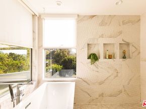 2615 La Cuesta Drive, Los Angeles CA 90046