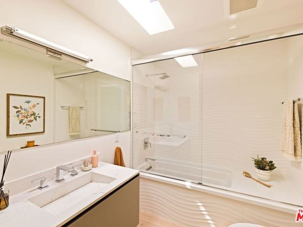 2615 La Cuesta Drive, Los Angeles CA 90046