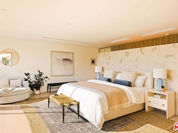 2615 La Cuesta Drive, Los Angeles CA 90046