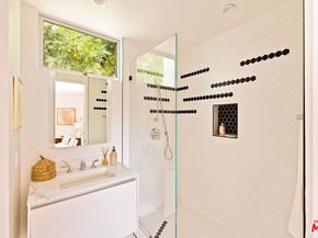 2615 La Cuesta Drive, Los Angeles CA 90046