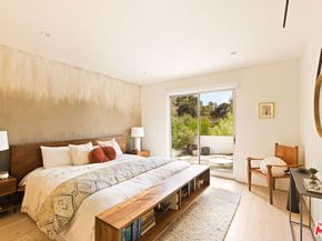 2615 La Cuesta Drive, Los Angeles CA 90046