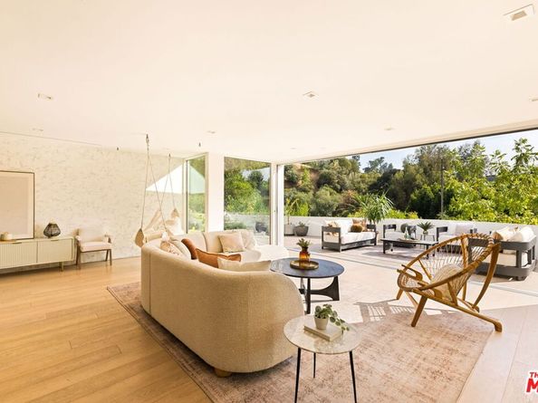 2615 La Cuesta Drive, Los Angeles CA 90046
