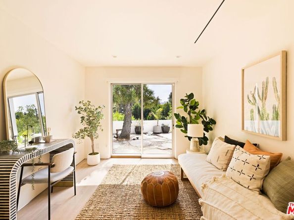 2615 La Cuesta Drive, Los Angeles CA 90046