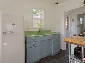 4015 Shelburn Court, Los Angeles CA 90065