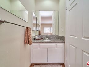 424 S Westmoreland Avenue 204, Los Angeles CA 90020