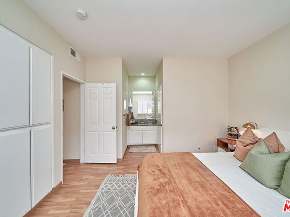 424 S Westmoreland Avenue 204, Los Angeles CA 90020