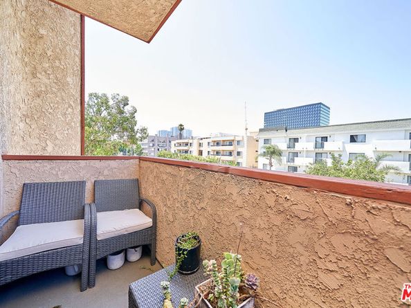 424 S Westmoreland Avenue 204, Los Angeles CA 90020