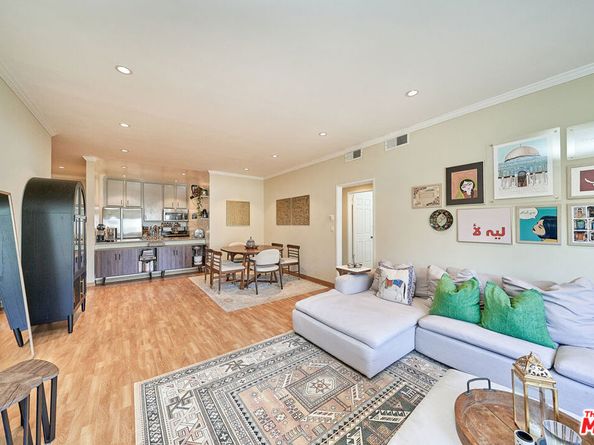 424 S Westmoreland Avenue 204, Los Angeles CA 90020