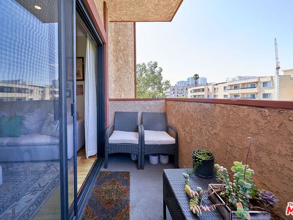 424 S Westmoreland Avenue 204, Los Angeles CA 90020