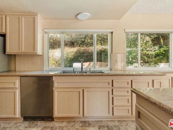 17053 Palisades Circle, Pacific Palisades CA 90272