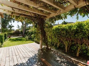 17053 Palisades Circle, Pacific Palisades CA 90272