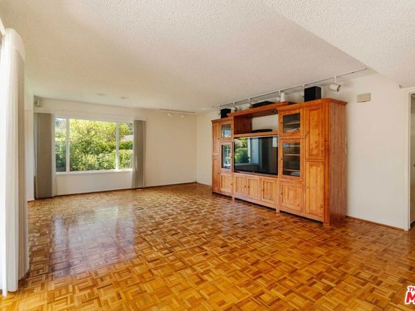 17053 Palisades Circle, Pacific Palisades CA 90272