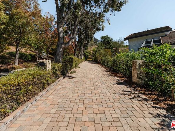 17053 Palisades Circle, Pacific Palisades CA 90272