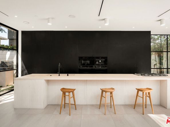839 N Genesee Avenue, Los Angeles CA 90046