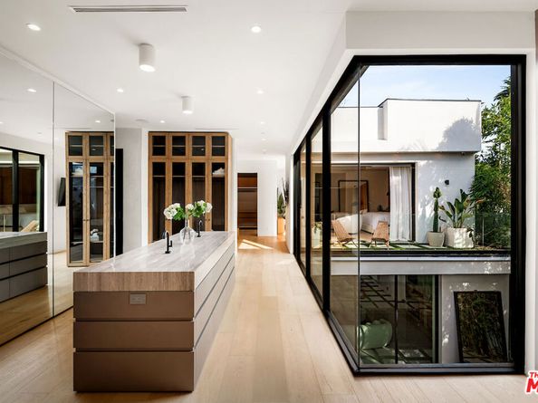 839 N Genesee Avenue, Los Angeles CA 90046