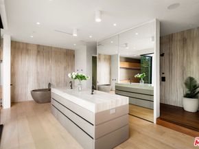839 N Genesee Avenue, Los Angeles CA 90046
