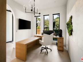 839 N Genesee Avenue, Los Angeles CA 90046