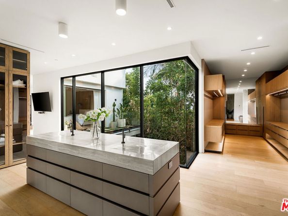 839 N Genesee Avenue, Los Angeles CA 90046