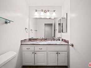 1401 S Bentley Avenue 202, Los Angeles CA 90025