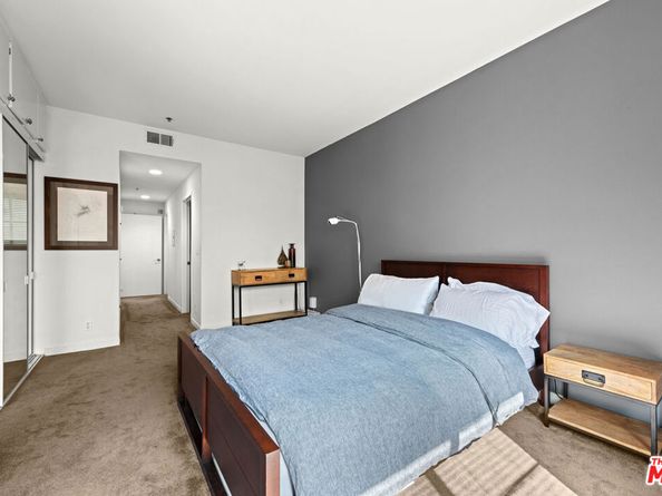 1401 S Bentley Avenue 202, Los Angeles CA 90025