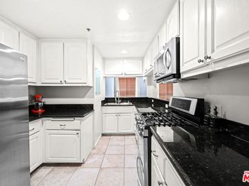 1401 S Bentley Avenue