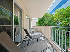 1401 S Bentley Avenue 202, Los Angeles CA 90025