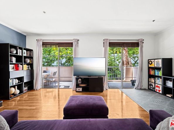 1401 S Bentley Avenue 202, Los Angeles CA 90025