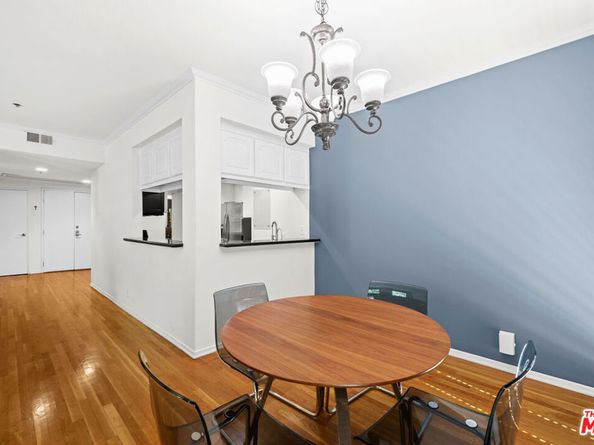 1401 S Bentley Avenue 202, Los Angeles CA 90025